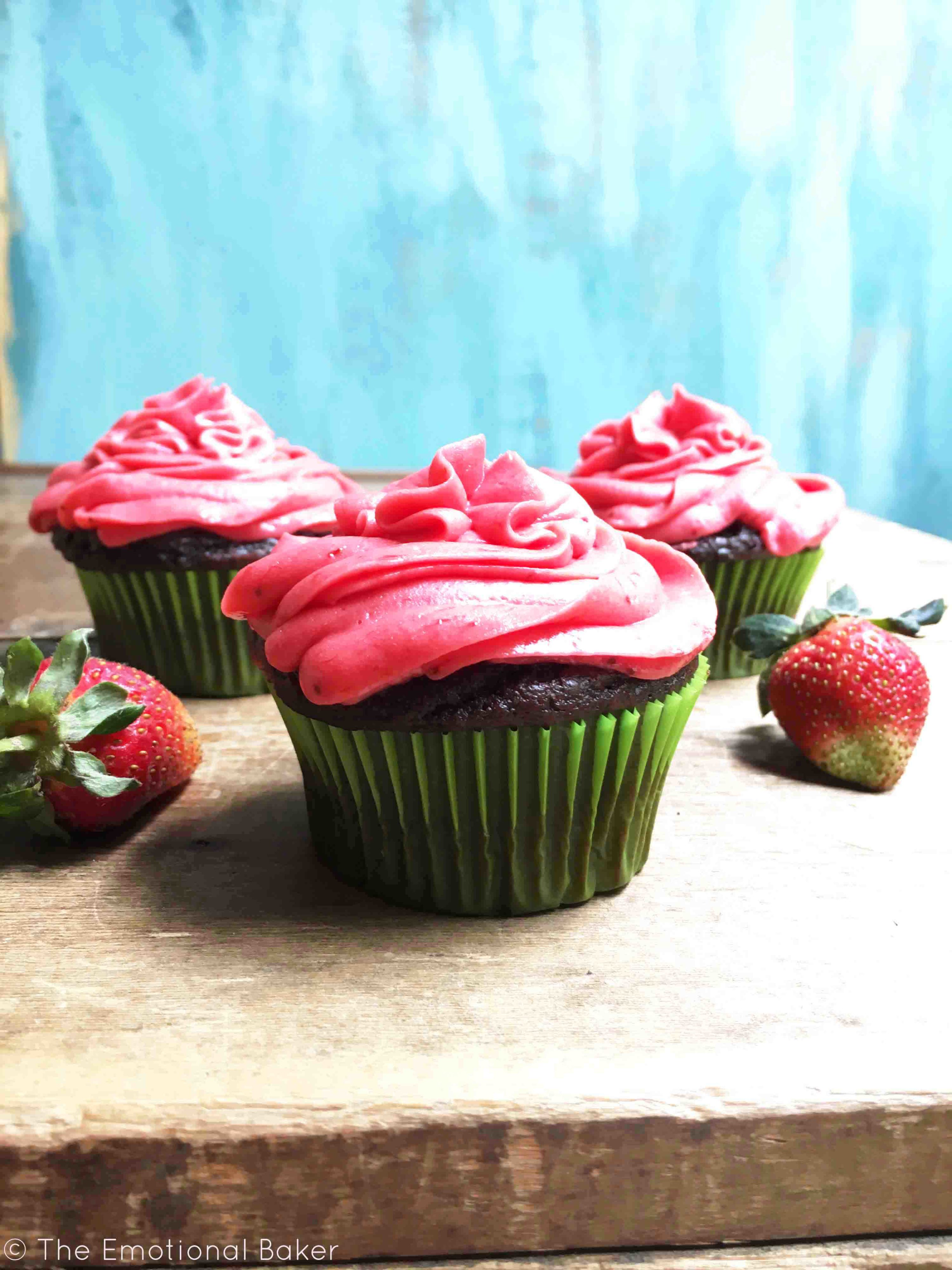 {Vegan} Chocolate Cupcakes with Strawberry Buttercream Frosting